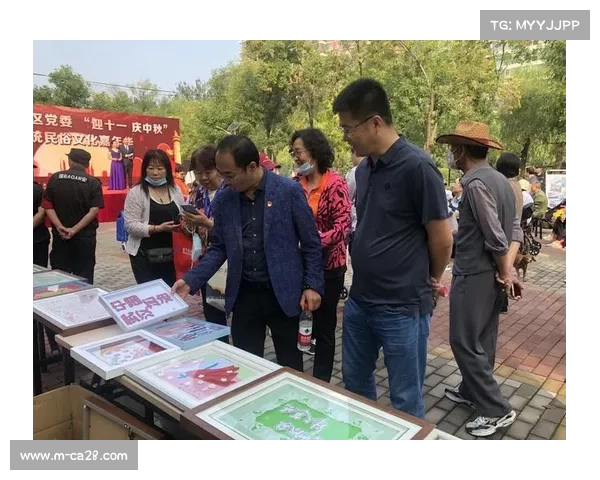 垒球起源与发展历程通过图文展示，吸引社区居民驻足