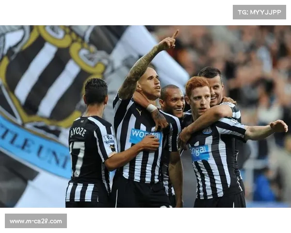 纽卡斯尔联客场6-1大胜卡拉巴克，英超球队展现强大火力